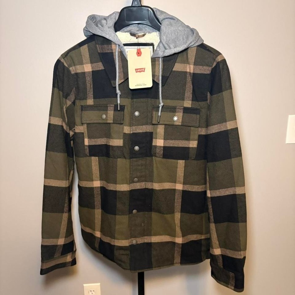 Levi's‎ green and khaki plaid shacket with hoodie